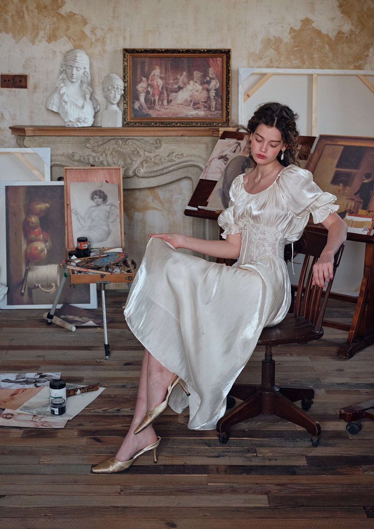 繭を破り蝶となる」コルセットドレス