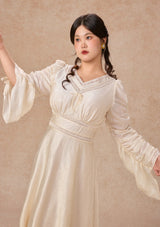 カーブ&プラス ピュアホワイト アセテートVネックドレス