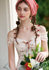 「小さな赤いバラ」ドレス