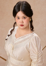 カーブ&プラス ピュアホワイト アセテートVネックドレス