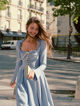 涼やかな海岸線のコルセットドレス