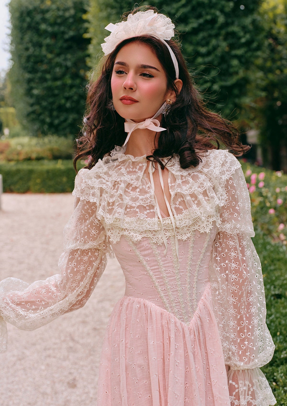 刺繍入りピンクドレス ピンクドレス