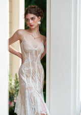 「雨の中の賛美」コルセットドレス