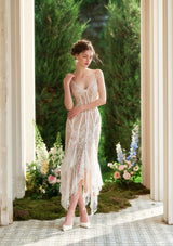 「雨の中の賛美」コルセットドレス