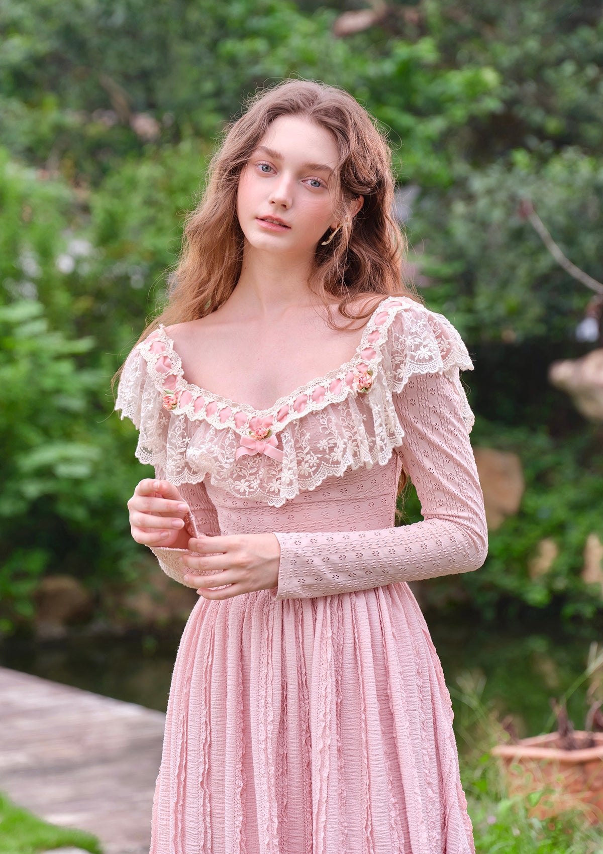 新品★MIU MIU★美しいベージュのレースのドレス★古典的な★ストレッチ 新品☆MIU MIU☆美しいベージュのレースのドレス☆古典的な