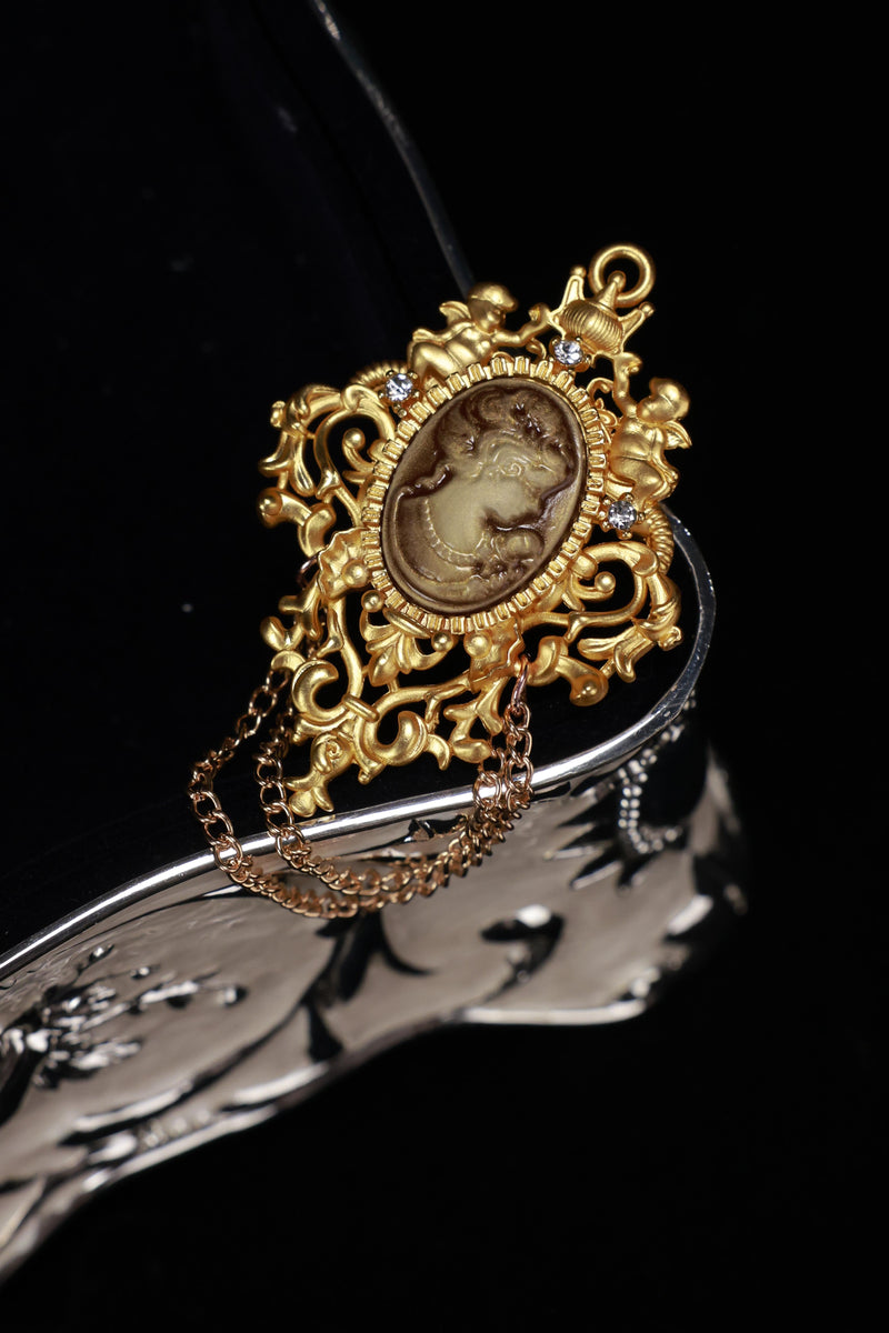 グレープグリンダブローチ