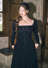 「中庭の逢瀬」ニットドレス（ブラック）