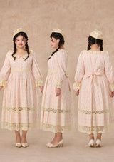 カーブ＆プラス ハニーフラワードレス