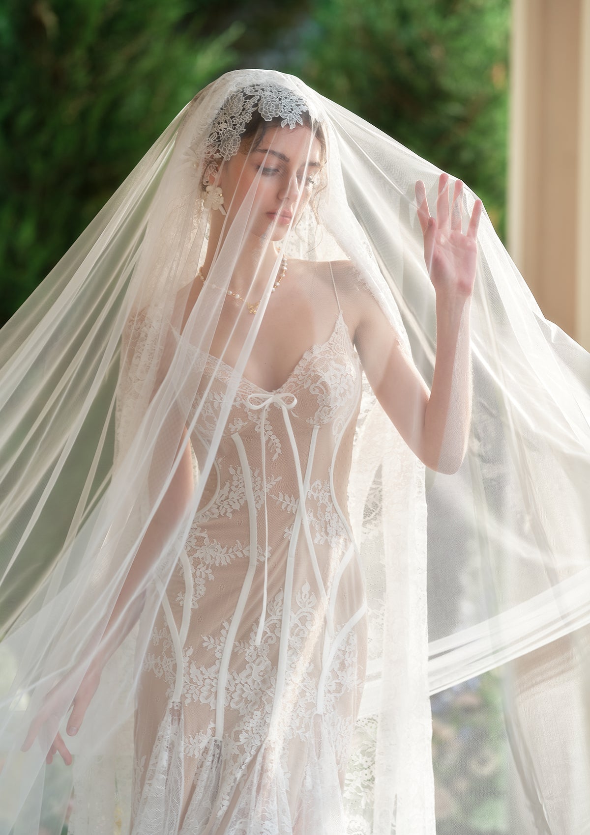 雨の中の賛美」コルセットドレス