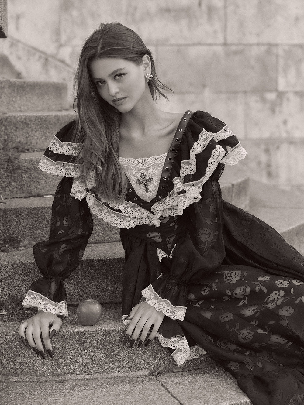 個人デザイナーのお洋服ブランド｜女性用コルセット｜LaceMade