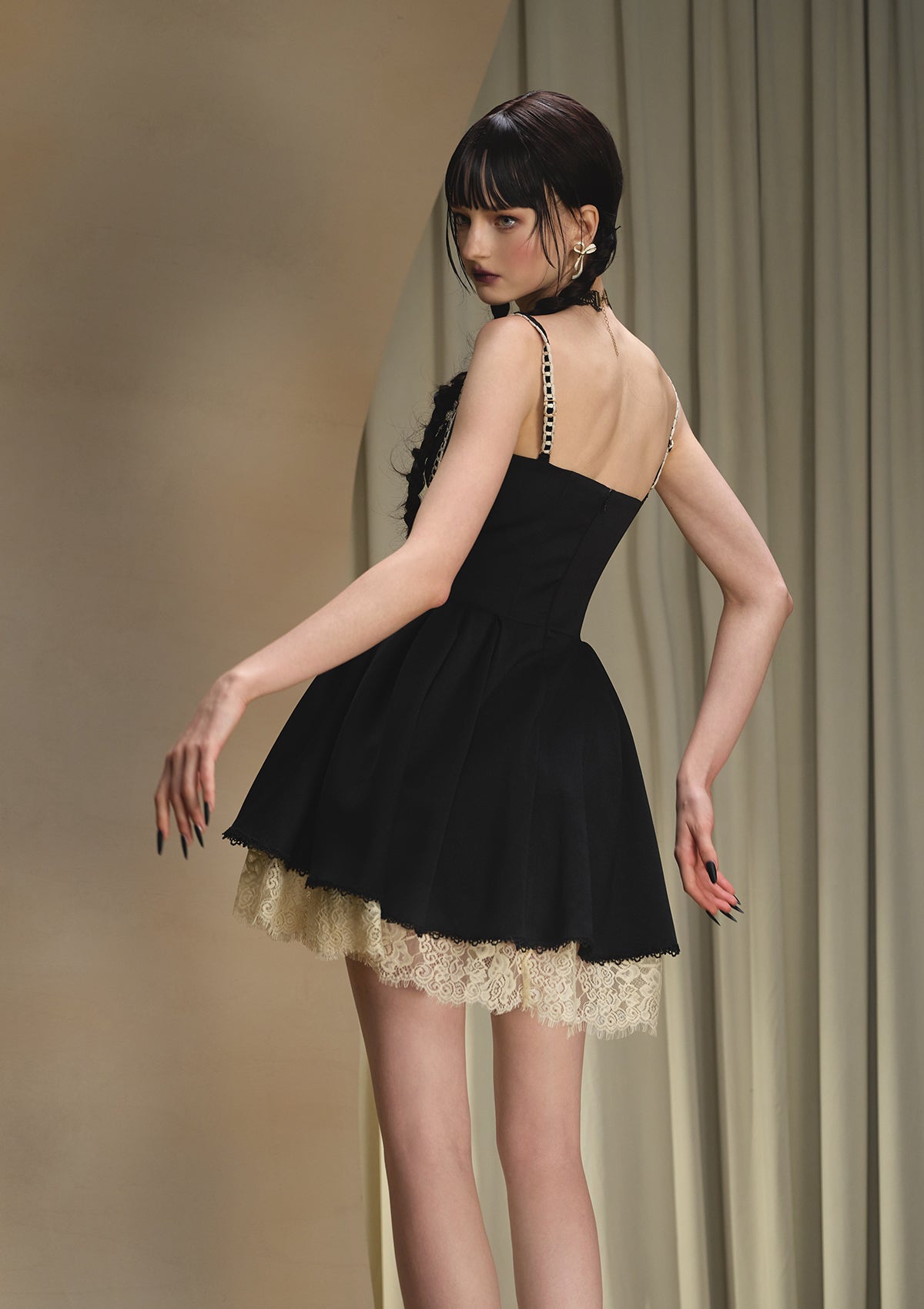 悪女ケイト」コルセットドレス