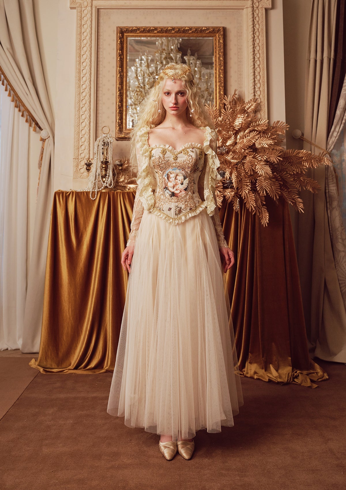 愛がやってくる」コルセット