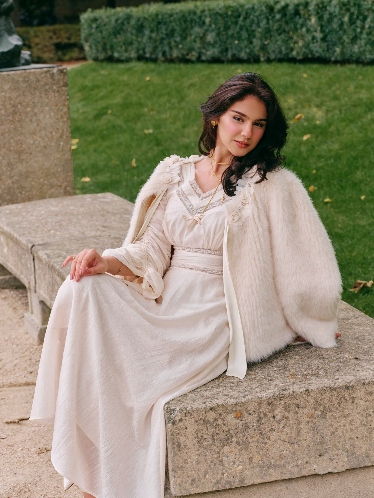 ピュアホワイト アセテートVネックドレス