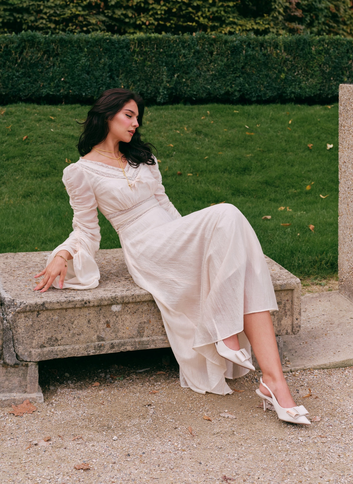 ピュアホワイト アセテートVネックドレス