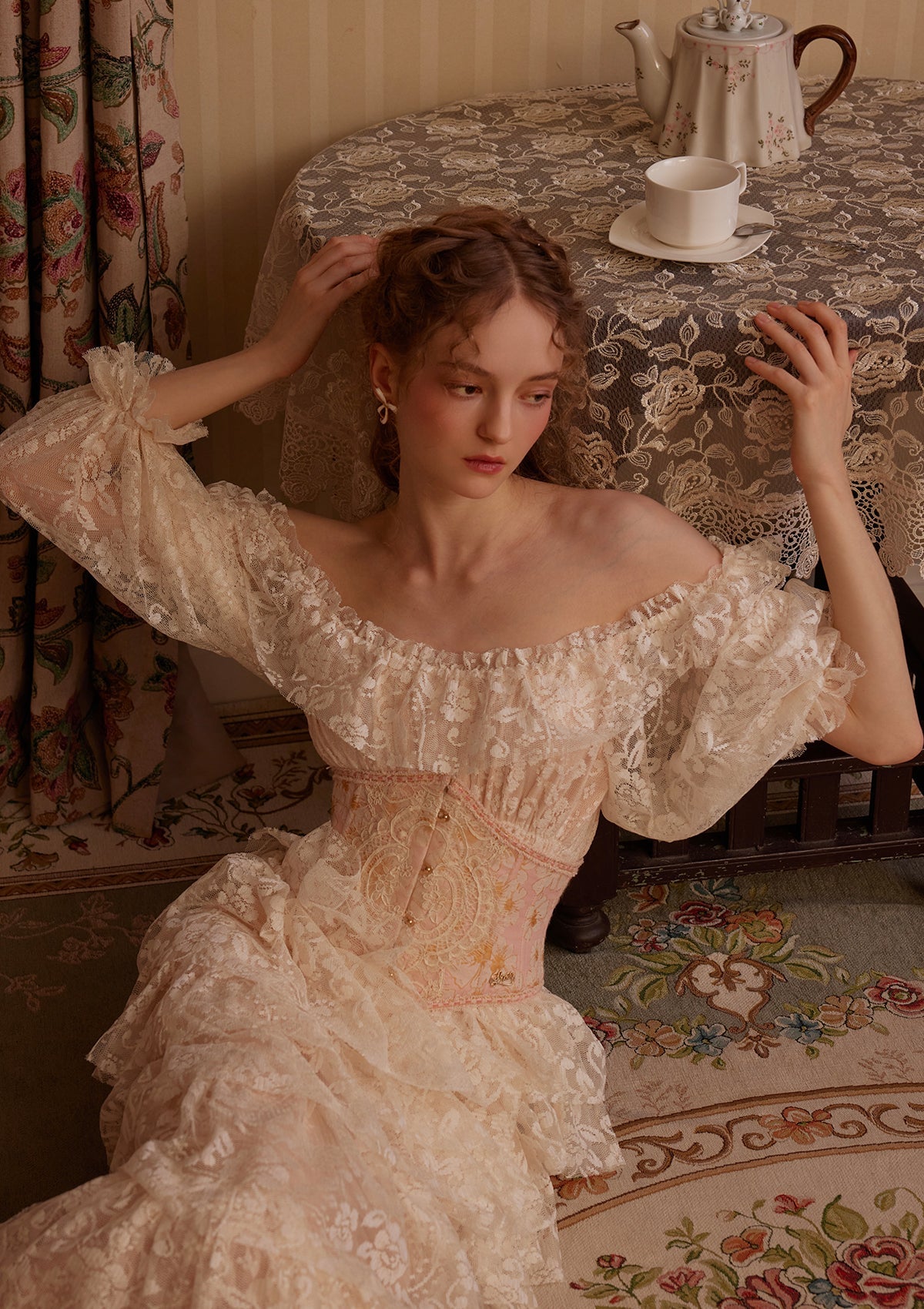 【新品タグ付き】完売 Lacemadeアウローラ ドレス ワンピース レース アウローラ」ドレス(ホワイト)